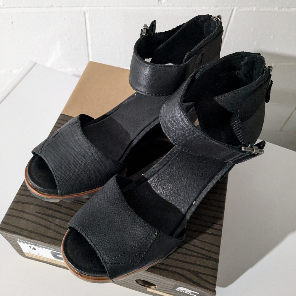 Sorel "Joanie sandle" size 9
